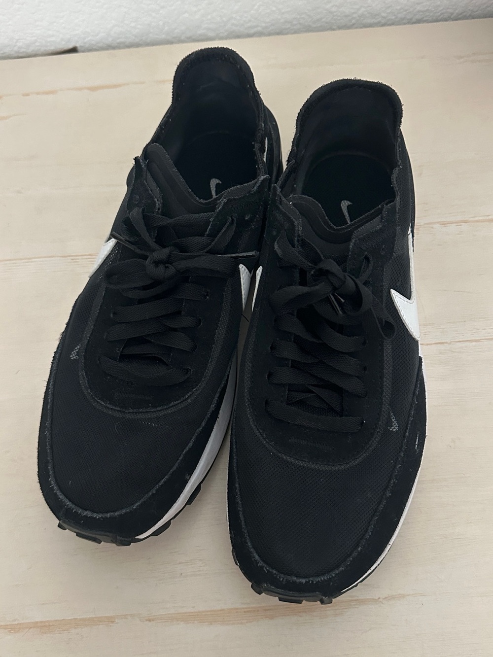 Women’s Black Low-Top Athletic Sneakers with White Accent